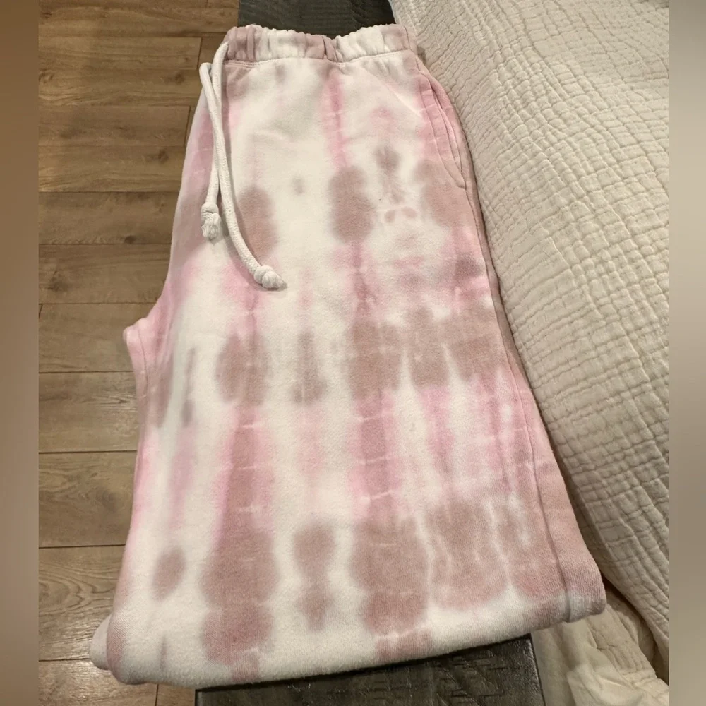 Tie dye Sweats - Picture 3 of 6